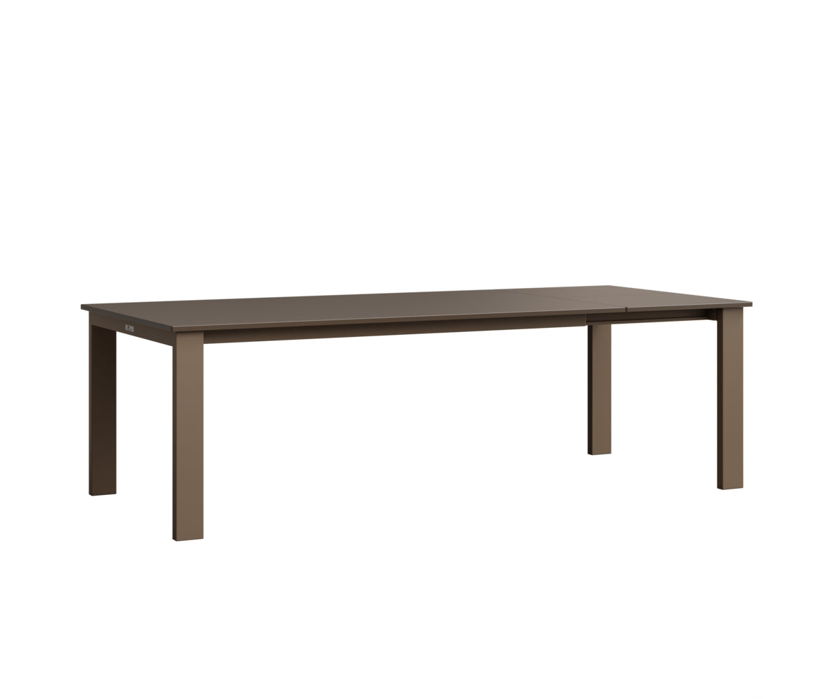 Berlin Gardens Berkley MGP 42" x 72" Expandable Table with Hammered Top