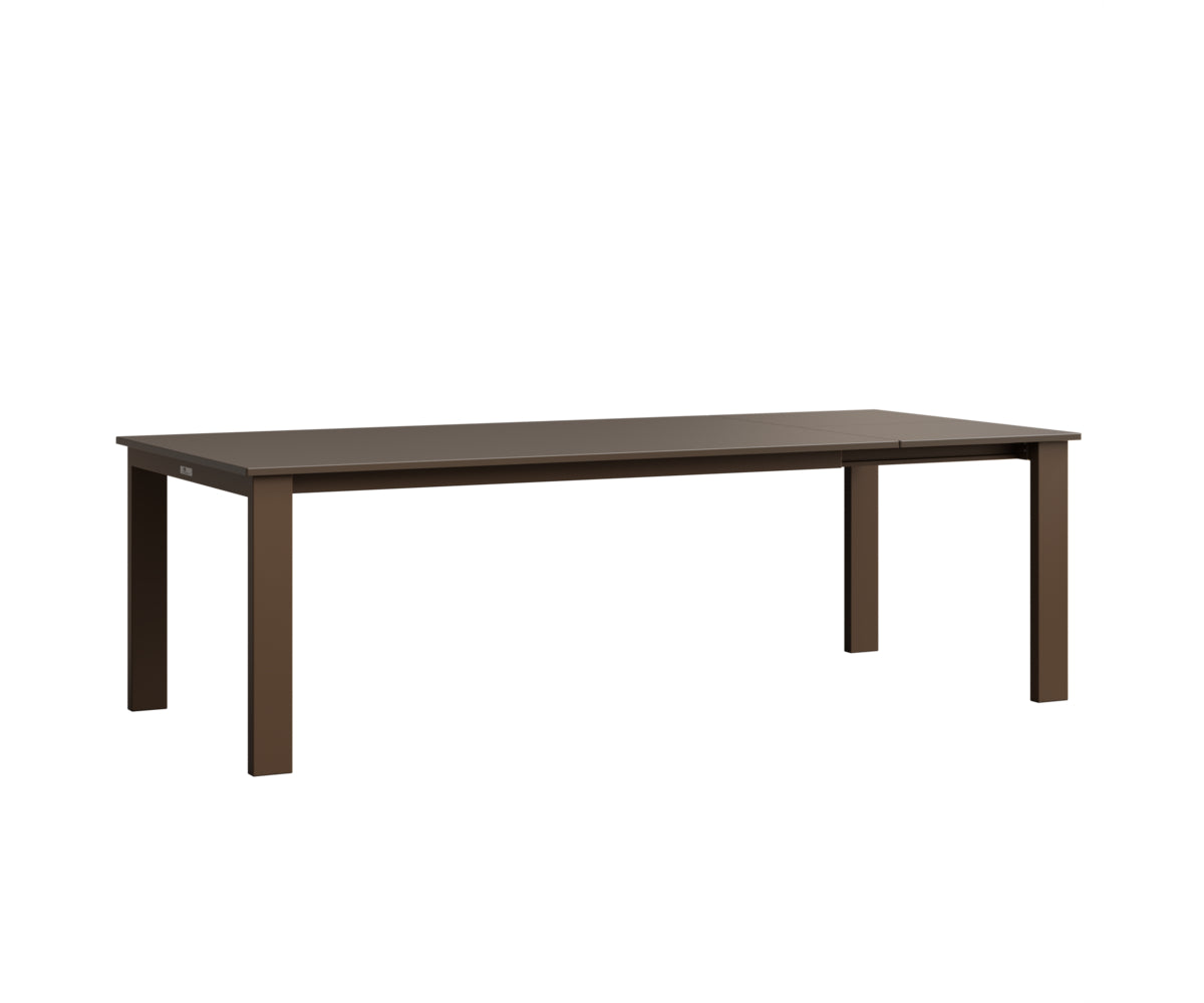 Berlin Gardens Berkley MGP 42" x 72" Expandable Table with Hammered Top