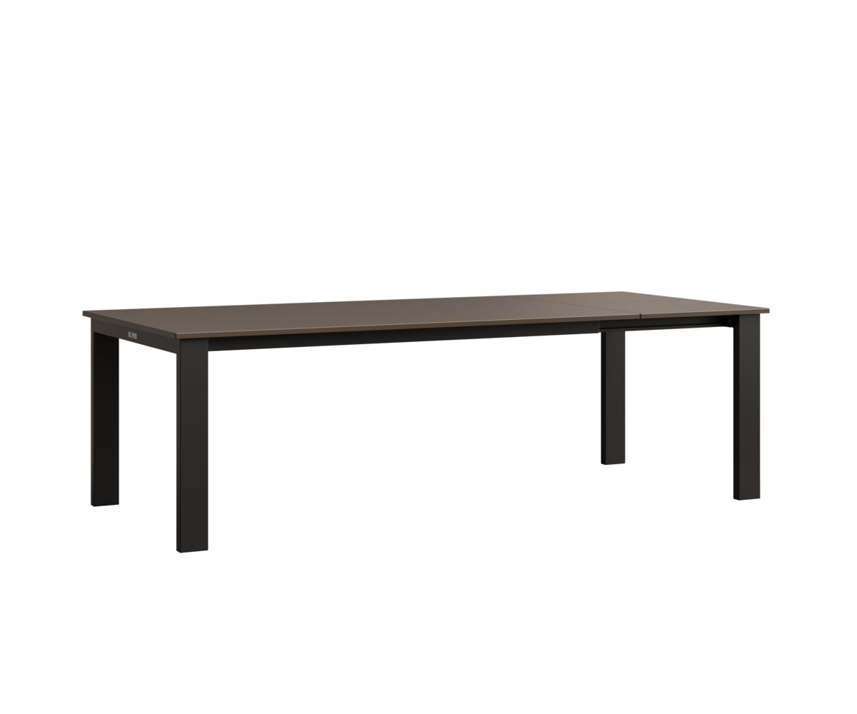 Berlin Gardens Berkley MGP 42" x 72" Expandable Table with Hammered Top