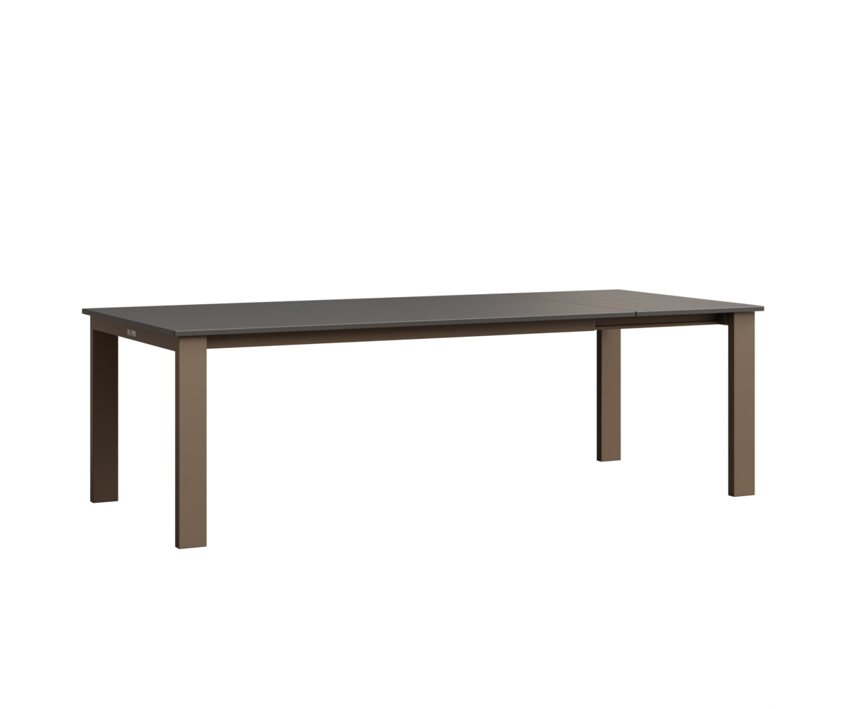 Berlin Gardens Berkley MGP 42" x 72" Expandable Table with Hammered Top
